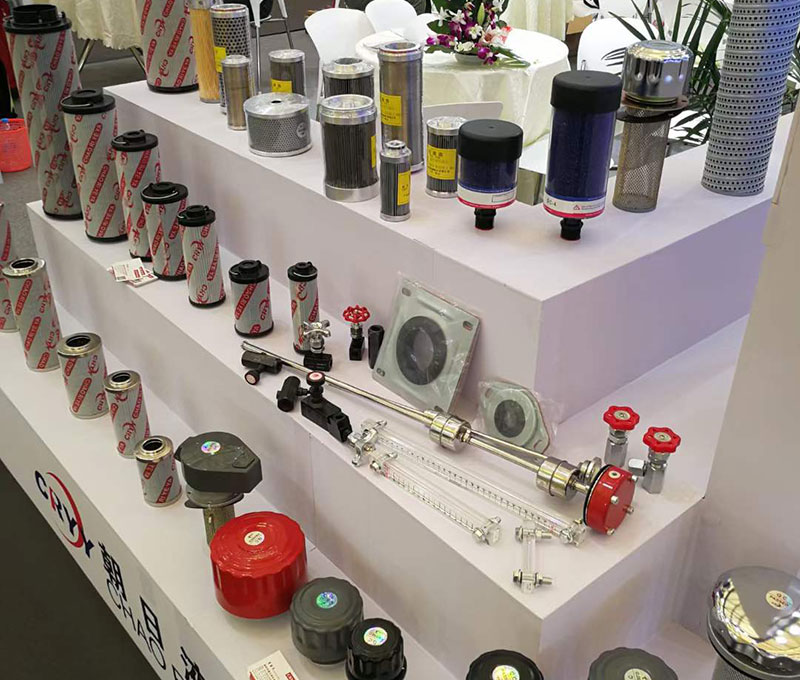 液压过滤器中常见的就是吸油过滤器、回油过滤器压力管路过滤器等等，使用过滤器的时候有很多的要求。那液压过滤器使用有哪些要求？银河优越会液压告诉你：